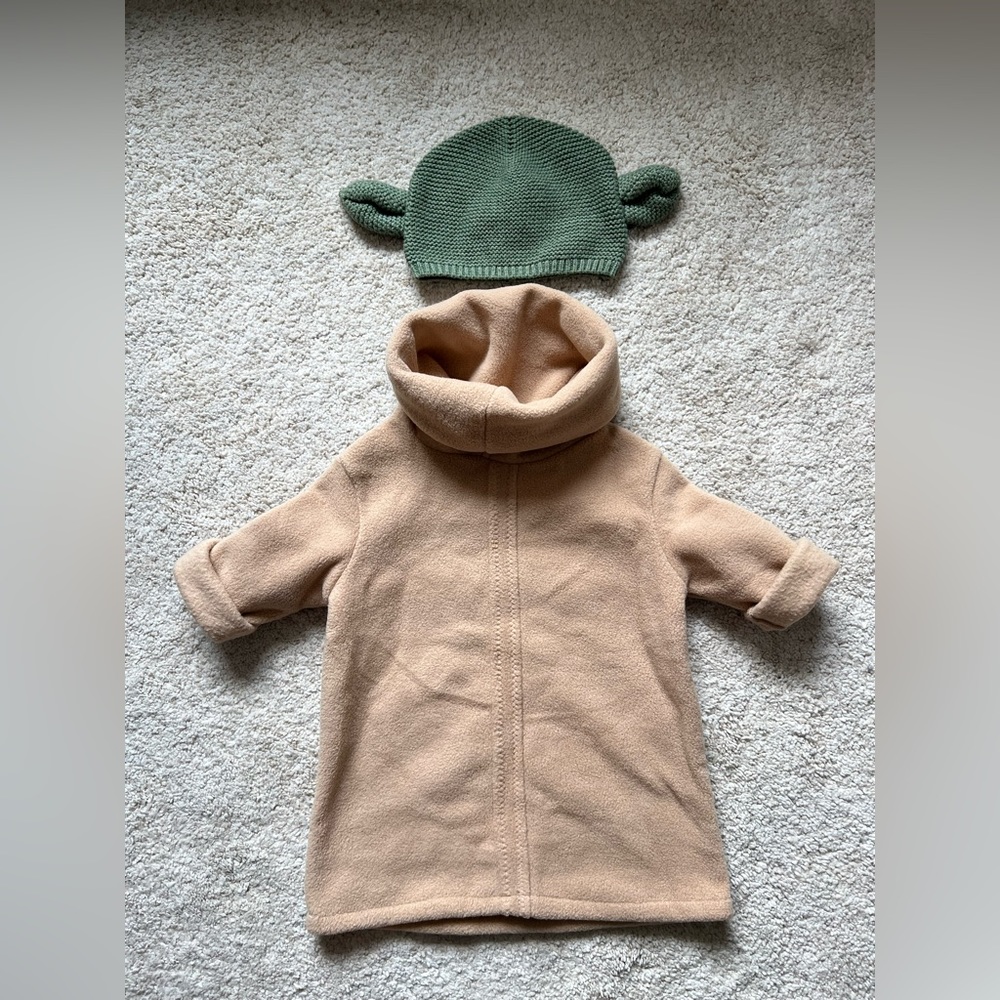 Halloween🎃 Star Wars Baby Yoda bundle (3M or around)